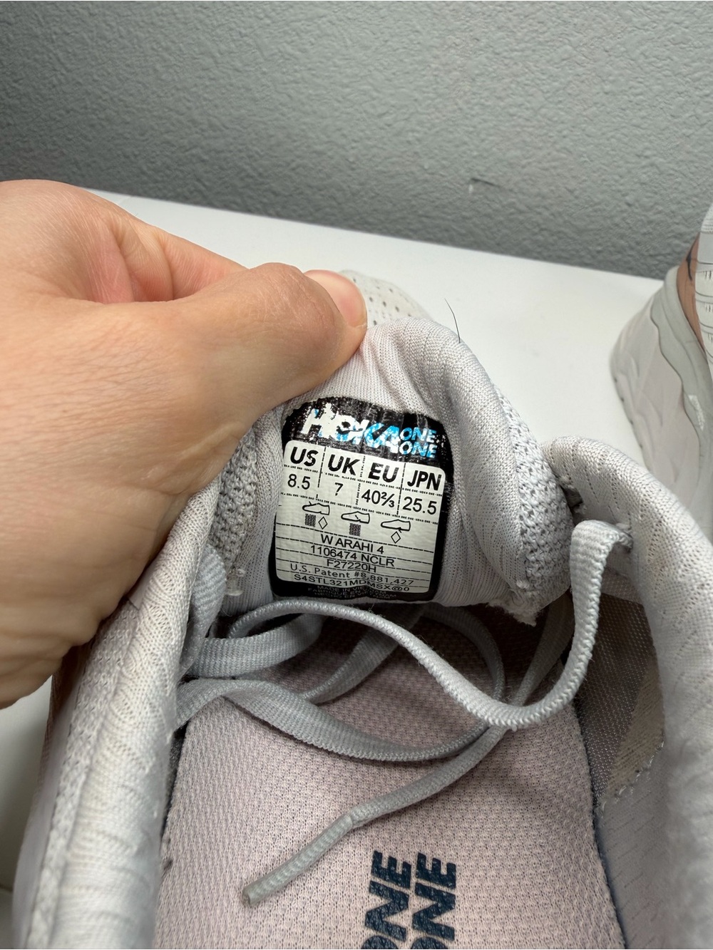 Hoka One One ARAHI 4 Women's White and Light Gray Running Shoes - Picture 9 of 12